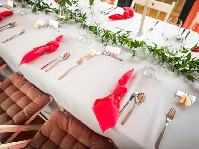 Read more about the article Nie popełnij tych błędów planując przyjęcie komunijne – typowe pułapki i sposoby ich uniknięcia…