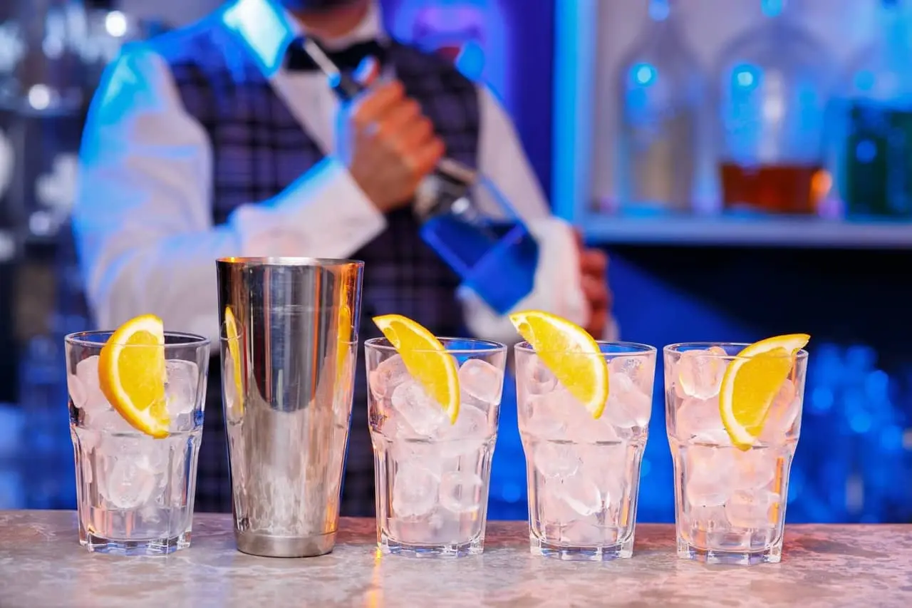 Read more about the article Przewodnik po kursach barmańskich