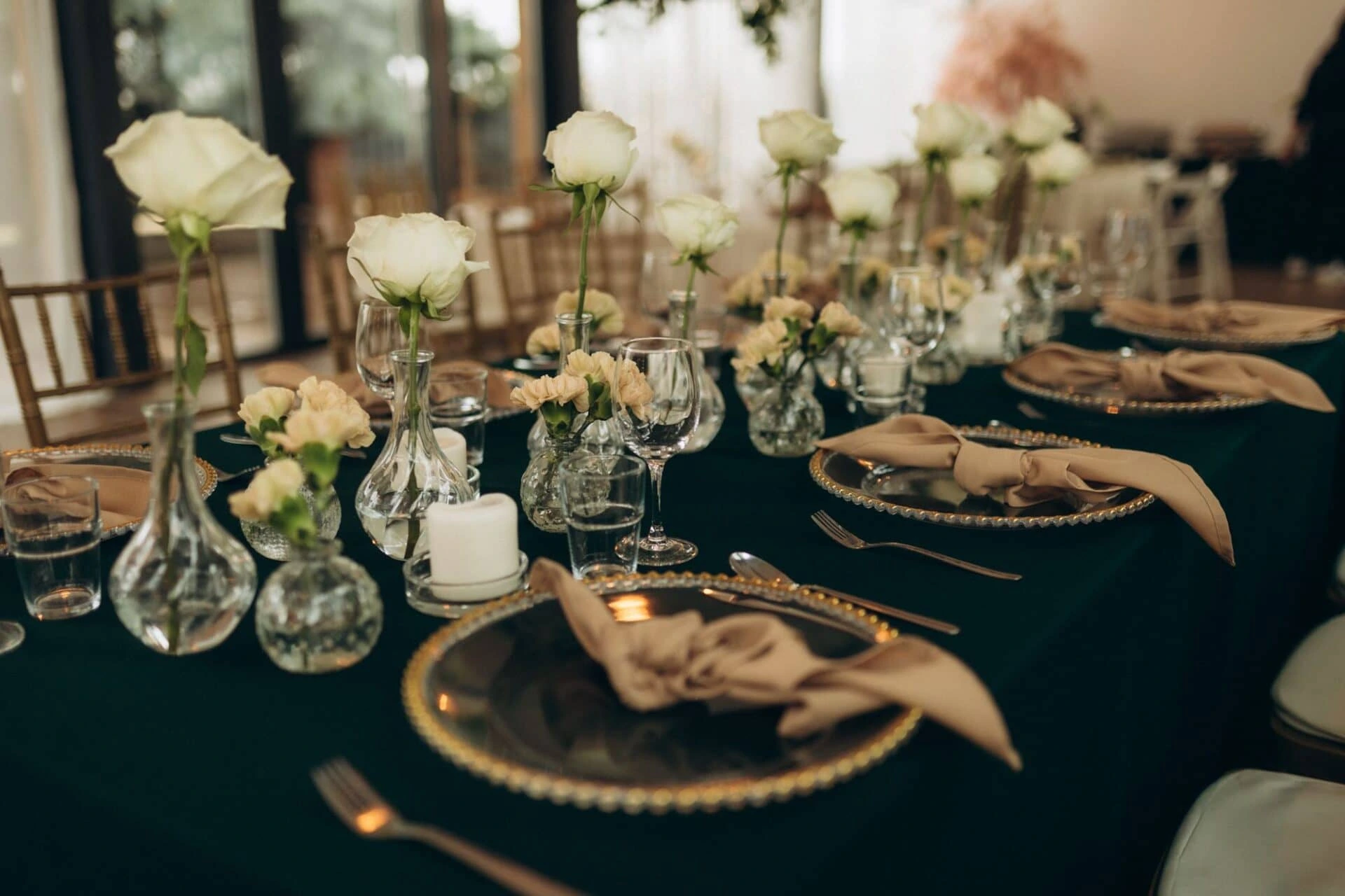 wystrój stołu weselnego